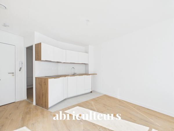 Charmant Appartement T2 rénové avec prestations de qualité dans le 18ème arrondissement
