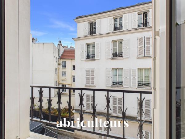 Charmant Appartement T2 rénové avec prestations de qualité dans le 18ème arrondissement