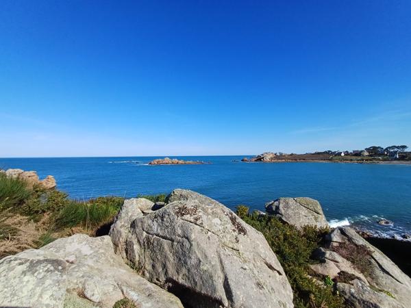 Plougasnou (29630) Plougasnou, exceptionnelle vue mer, maison 6 ch sur 16000 m2 de terrain.