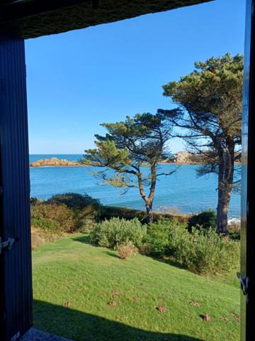 Plougasnou (29630) Plougasnou, exceptionnelle vue mer, maison 6 ch sur 16000 m2 de terrain.