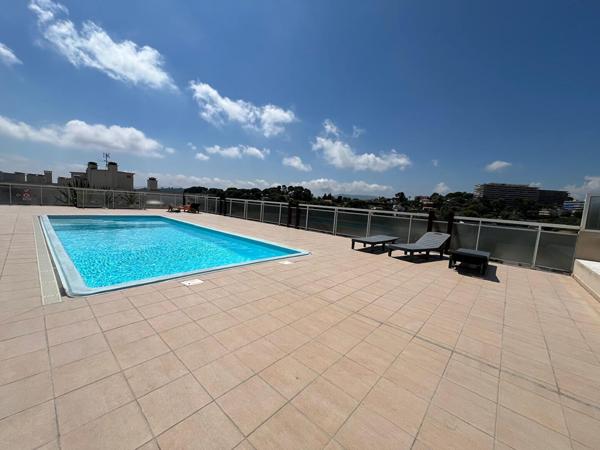 LE CANNET - BEAU 2 PIÈCES AVEC TERRASSE, GARAGE ET PISCINE