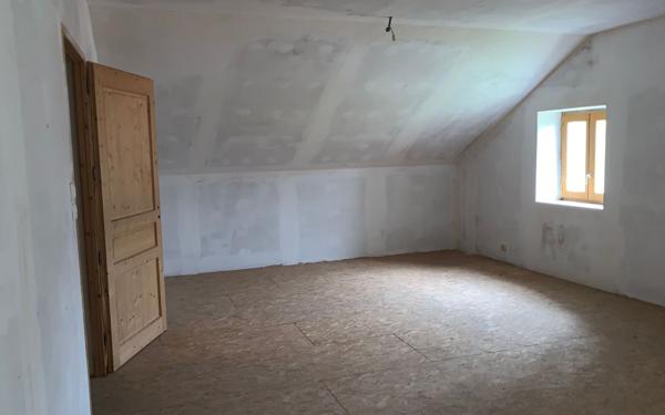 Maison à vendre    7 pièces •  Champfromier