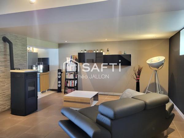 Élégante maison familiale avec piscine - 168m² à Devecey