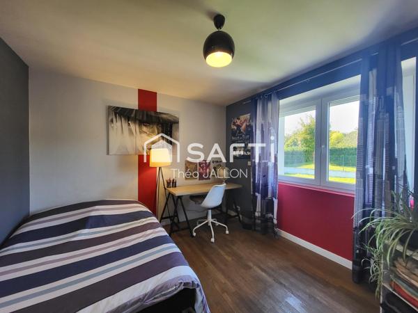 Élégante maison familiale avec piscine - 168m² à Devecey