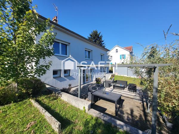 Élégante maison familiale avec piscine - 168m² à Devecey
