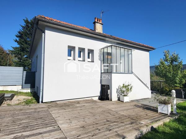 Élégante maison familiale avec piscine - 168m² à Devecey