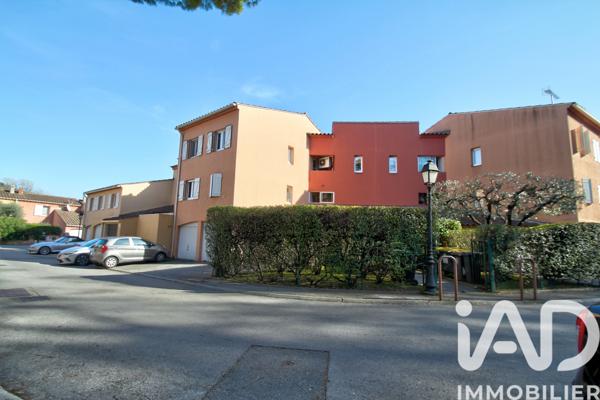 Location appartement 4 pièces 77 m² Auribeau-sur-Siagne
