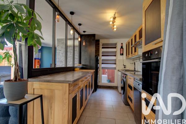 Location appartement 4 pièces 77 m² Auribeau-sur-Siagne