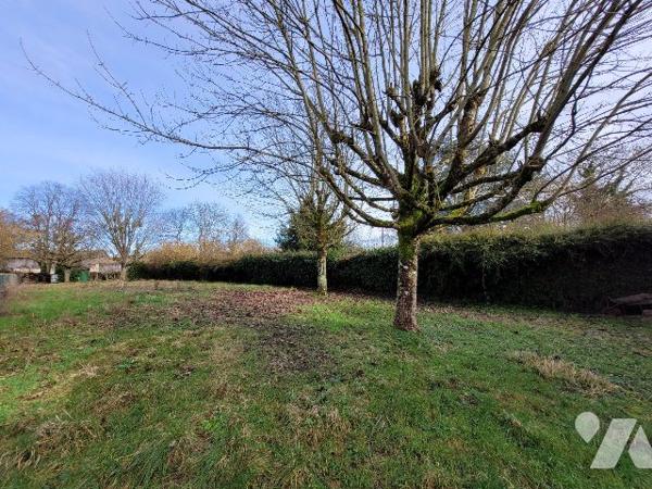 Maison ancienne garage et jardin