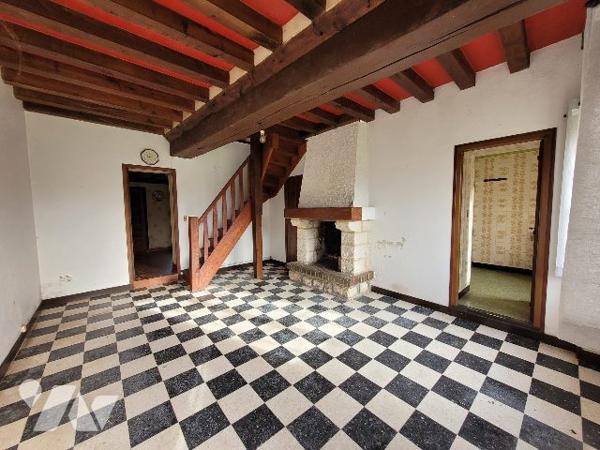 Maison ancienne garage et jardin