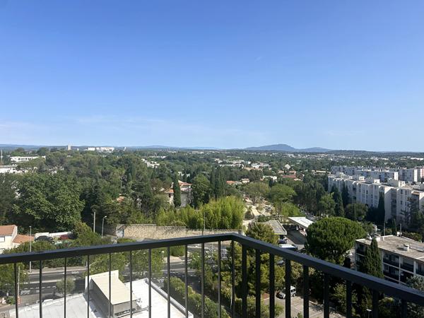 À LOUER STUDIO MEUBLÉ 31,36 m² AVEC BALCON 9e ET DERNIER ÉTAGE