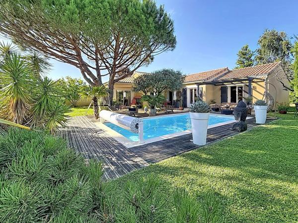 Maison
         6 pièces
        - 150 m² Bien prestige 497 000 € *