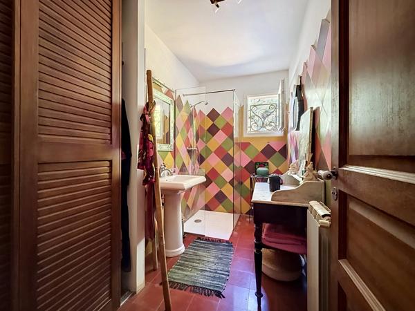 Maison
         6 pièces
        - 150 m² Bien prestige 497 000 € *