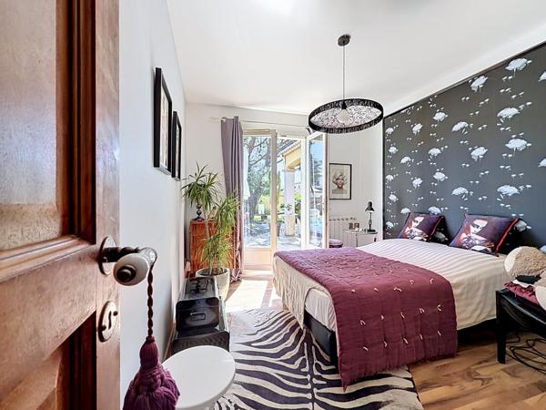 Maison
         6 pièces
        - 150 m² Bien prestige 497 000 € *
