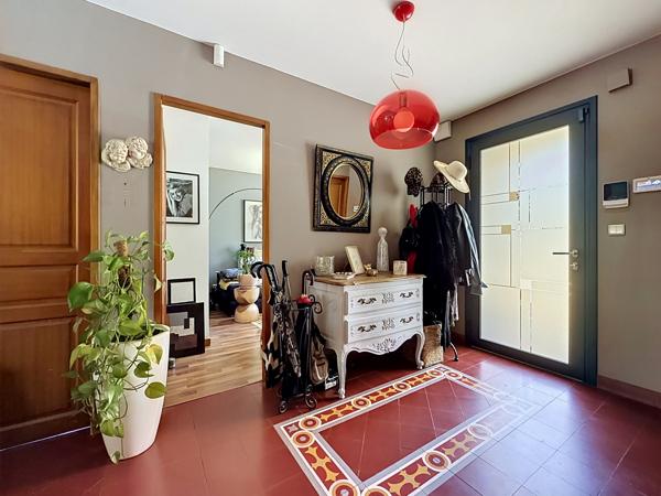 Maison
         6 pièces
        - 150 m² Bien prestige 497 000 € *