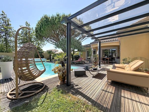 Maison
         6 pièces
        - 150 m² Bien prestige 497 000 € *