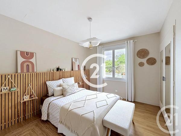 Maison à vendre  5 pièces - 120 m 2   ST LAURENT DE COGNAC  - 16