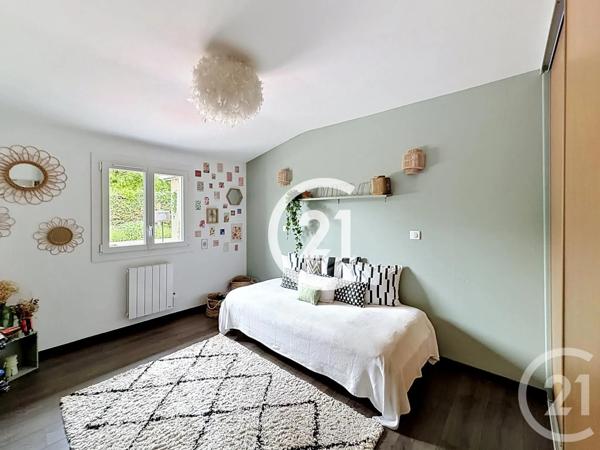 Maison à vendre  5 pièces - 120 m 2   ST LAURENT DE COGNAC  - 16