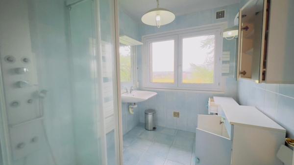 BRIEC (29) – Maison T6 à vendre 156 m² habitables – 242 m² utiles Sous-sol intégral Terrain de 1 547 m²