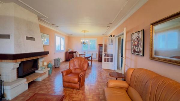 BRIEC (29) – Maison T6 à vendre 156 m² habitables – 242 m² utiles Sous-sol intégral Terrain de 1 547 m²