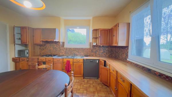 BRIEC (29) – Maison T6 à vendre 156 m² habitables – 242 m² utiles Sous-sol intégral Terrain de 1 547 m²