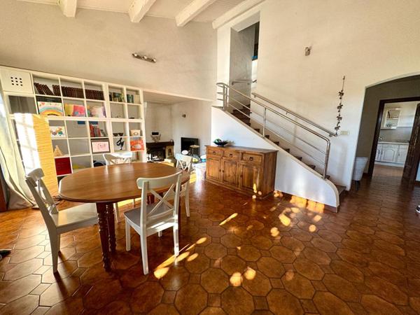 Maison 4 chambres avec piscine et garage