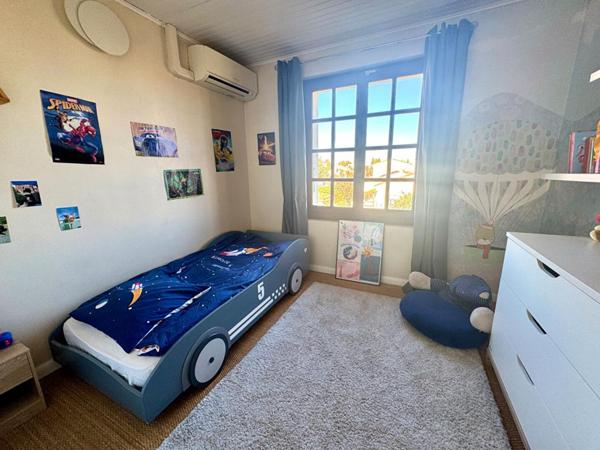 Maison 4 chambres avec piscine et garage