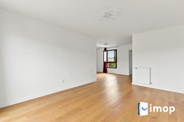 À 5 min du métro Basilique, superbe duplex T4 de 85m² avec terrasse arborée de 26m²
