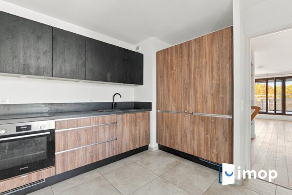 À 5 min du métro Basilique, superbe duplex T4 de 85m² avec terrasse arborée de 26m²
