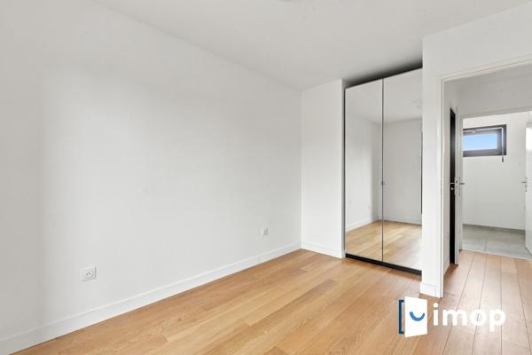 À 5 min du métro Basilique, superbe duplex T4 de 85m² avec terrasse arborée de 26m²