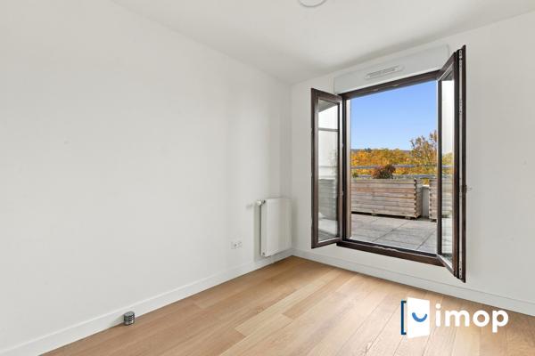 À 5 min du métro Basilique, superbe duplex T4 de 85m² avec terrasse arborée de 26m²