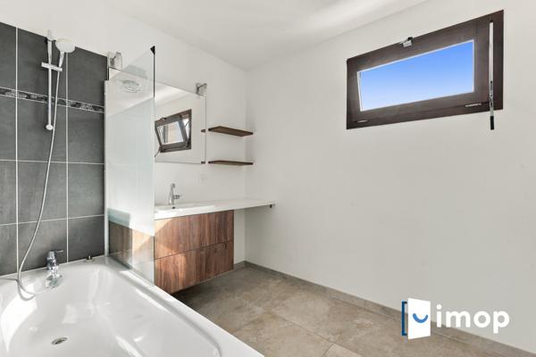 À 5 min du métro Basilique, superbe duplex T4 de 85m² avec terrasse arborée de 26m²