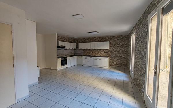 Appartement à louer    3 pièces •  Saint-Thibéry