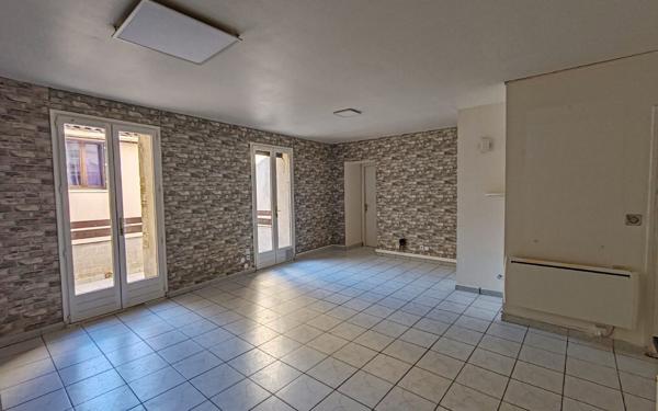 Appartement à louer    3 pièces •  Saint-Thibéry