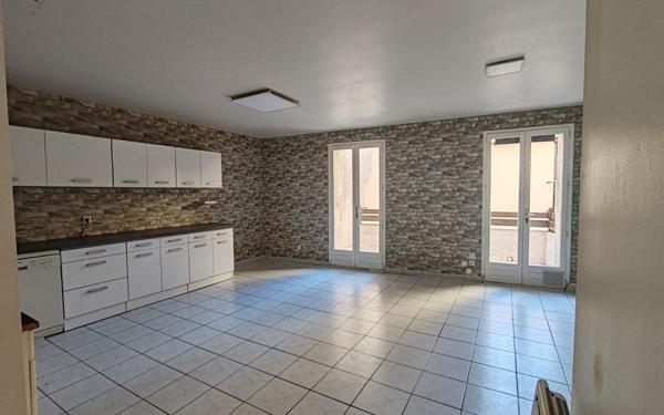 Appartement à louer    3 pièces •  Saint-Thibéry