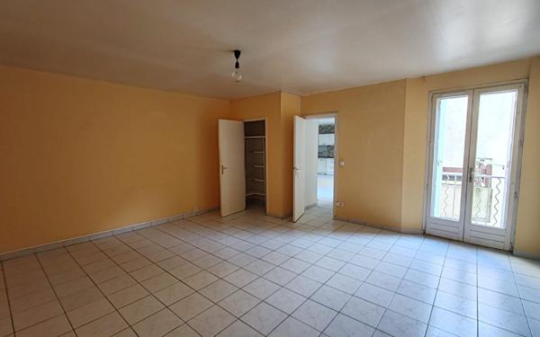 Appartement à louer    3 pièces •  Saint-Thibéry