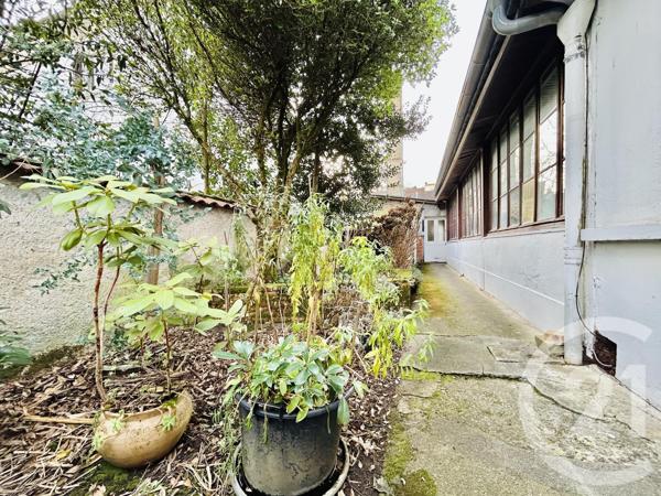 Maison à vendre  13 pièces - 289,27 m 2   CONDAT SUR VIENNE  - 87