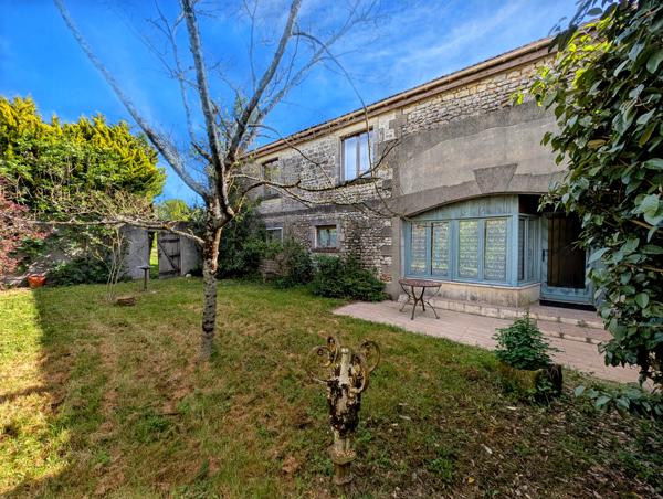 Maison à vendre à Mirambeau (17150) - Charente-Maritime