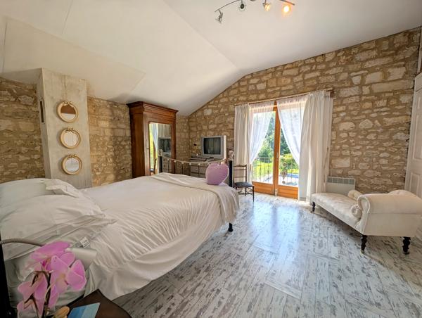 Maison à vendre à Mirambeau (17150) - Charente-Maritime