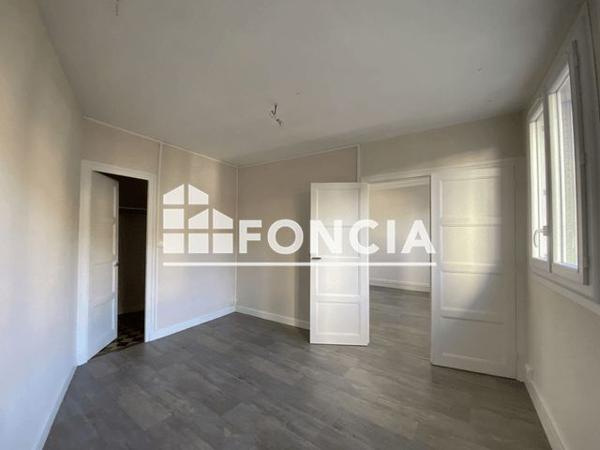 Location Appartement 2 pièces 45.1 m² - 5 RUE DU BOSQUET Chamalieres 63400