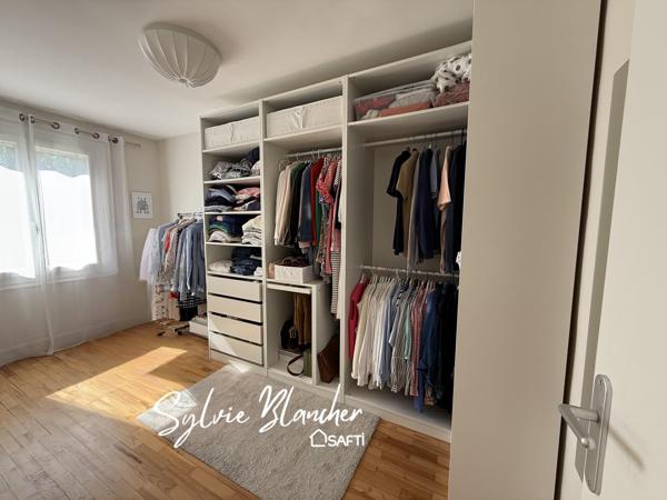 APPARTEMENT 98 M2 - 4 CHAMBRES - CAVE - GRENIER - PARKING