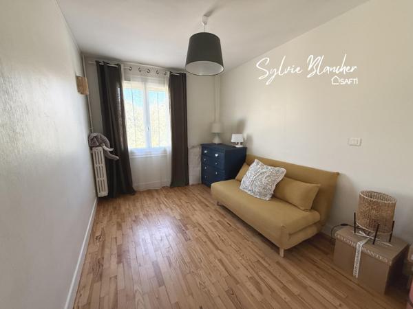 APPARTEMENT 98 M2 - 4 CHAMBRES - CAVE - GRENIER - PARKING