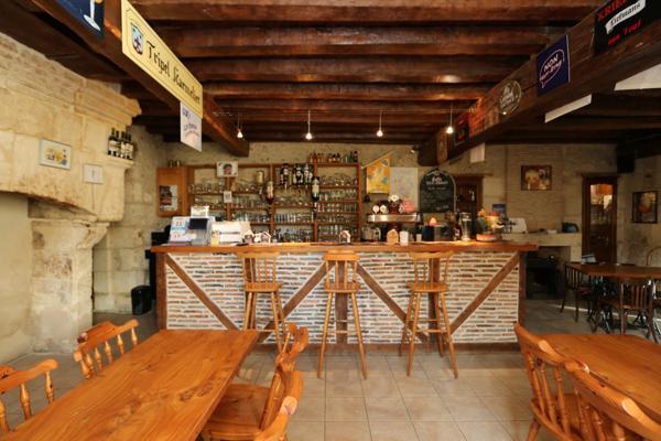 Grignols (24110) ensemble de charme dans un village historique