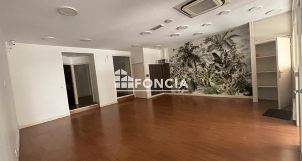 Location Local commercial 1 pièce 70 m² - Roanne 42300