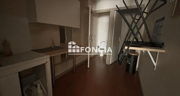 Location Local commercial 1 pièce 70 m² - Roanne 42300