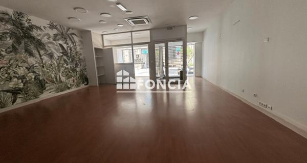 Location Local commercial 1 pièce 70 m² - Roanne 42300