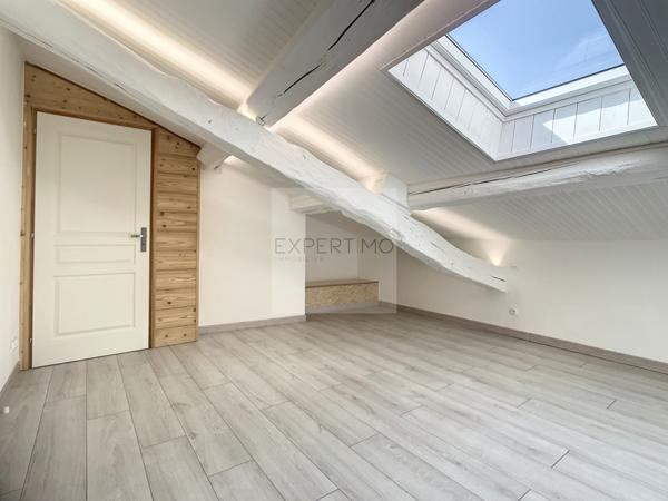Sainte-Euphémie (01600) Maison de ville de 104.95m² 3 chambres avec terrain 210m². rénovations 2023.