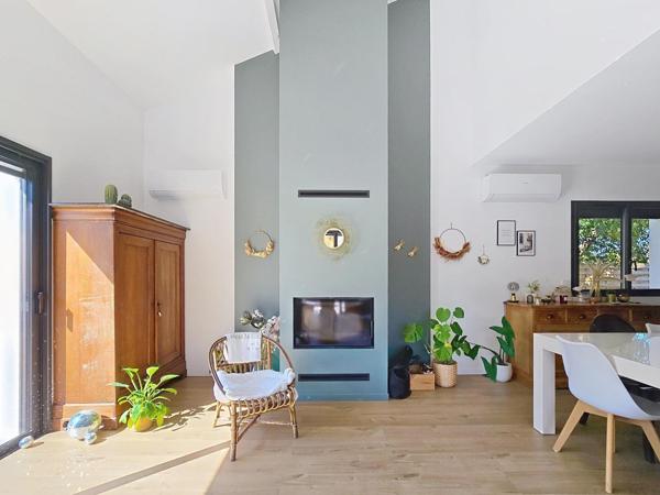 Charme et modernité, maison de caractère entièrement rénovée à PESSAC CAP DE BOS