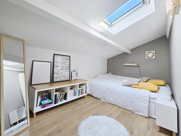 Charme et modernité, maison de caractère entièrement rénovée à PESSAC CAP DE BOS