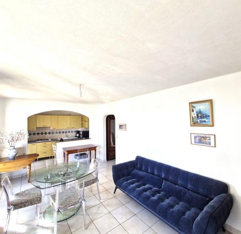 Appartement 3 chambres, balcons et parking